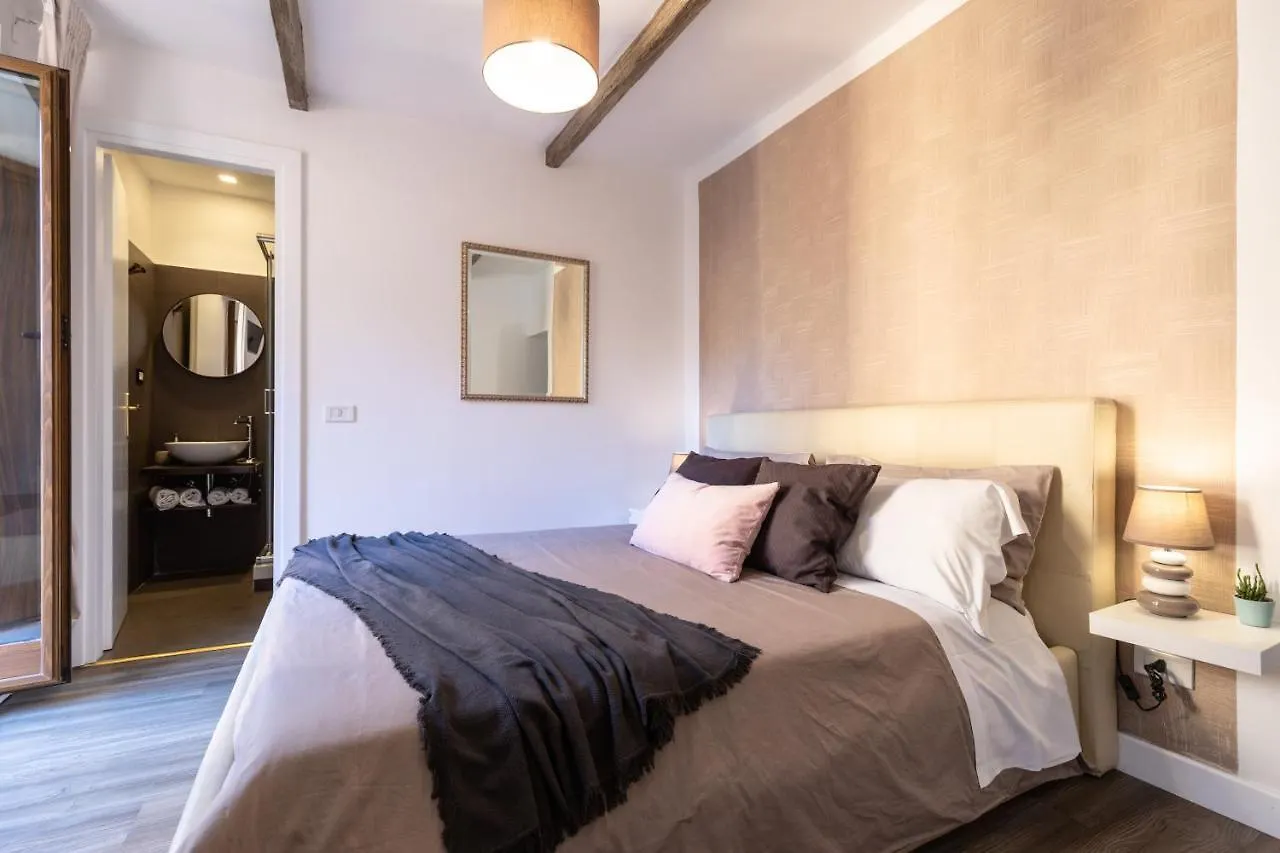 Domus De Fiori Apartment Rome 0*,  Italy